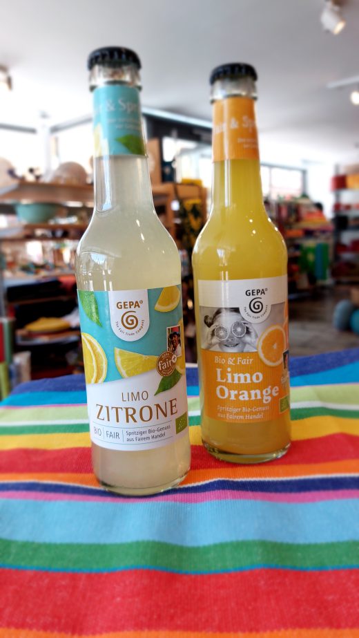 Limo Zitrone und Orange in Flaschen